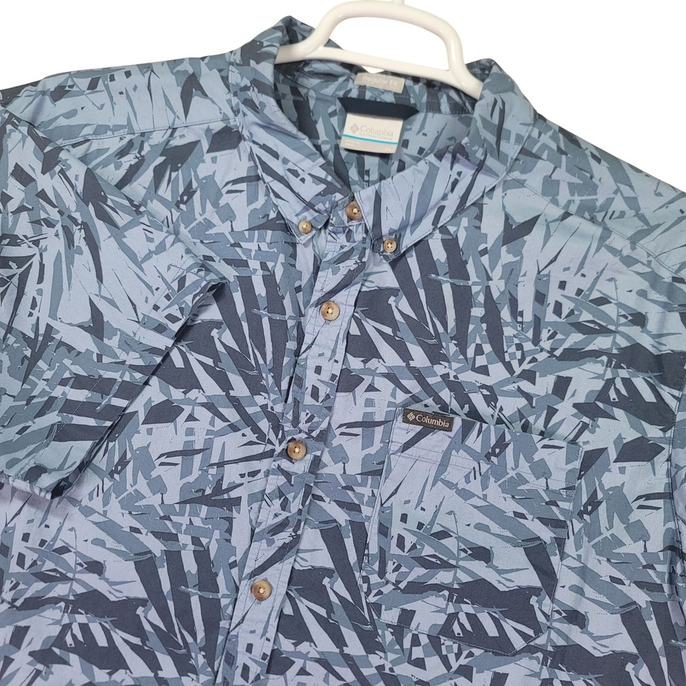 Columbia Button Up Shirt Mens XL Blue Short Sleeve Palm Print Regular Fit AOP